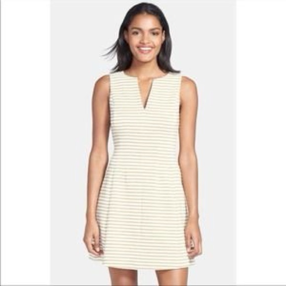 Lilly Pulitzer Brielle dress.  Size XS - Picture 2 of 9